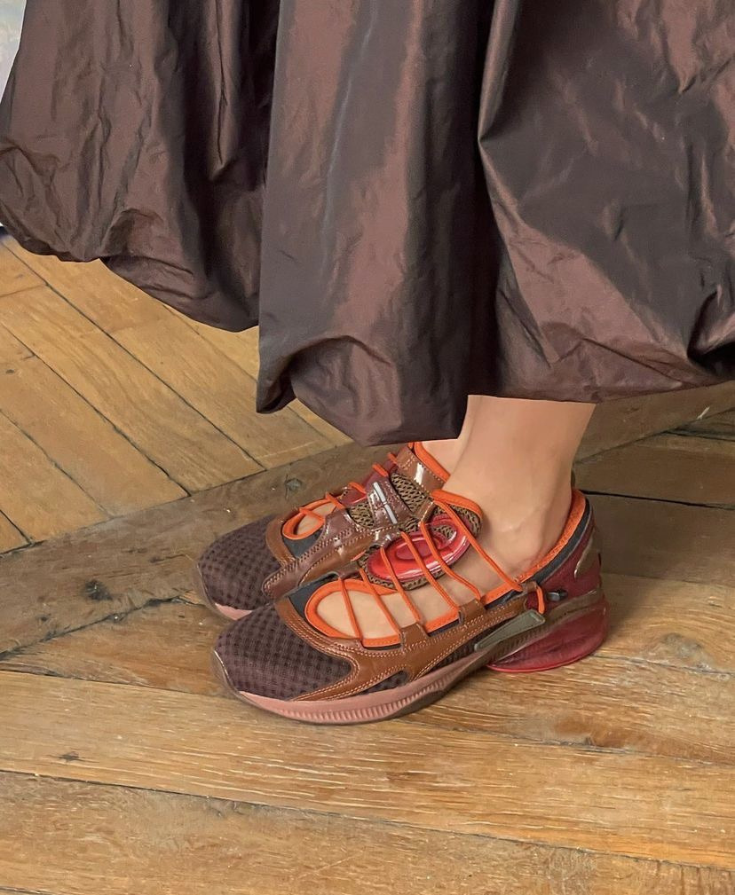 발-끝에서-피어나는-봄🌷-봄-내음-가득-담은-신발들-👟🩰-11-이미지