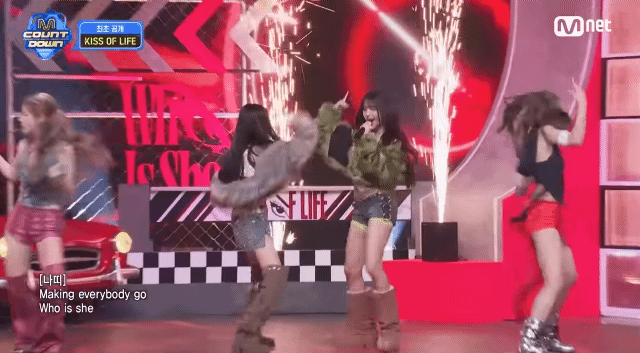 컴백하고-첫-무대부터-전원-핸드-마이크로-라이브-하는-키스-오브-라이프.jpg-1-이미지