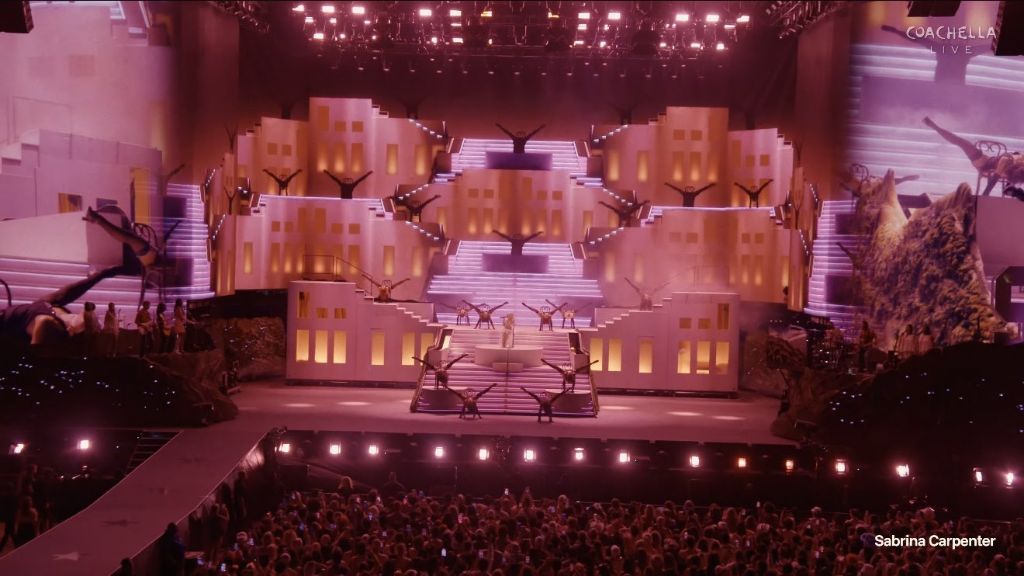 한-편의-뮤지컬처럼-구성해-역대급-반응인-사브리나-코첼라-공연-3-이미지