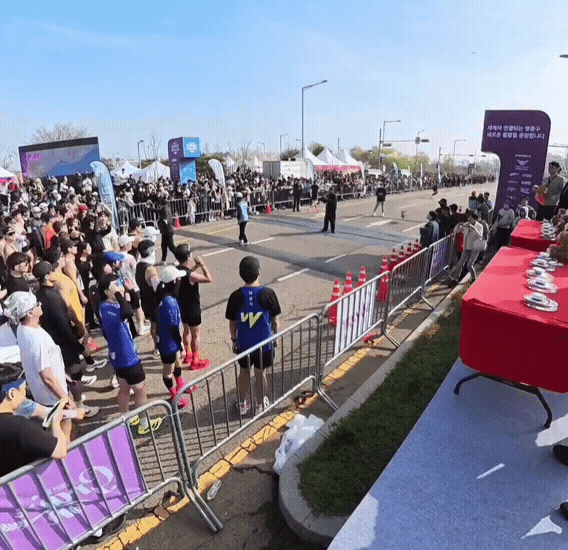 어제자-인천-마라톤,-출발자-대열에-달려든-고라니-0-이미지