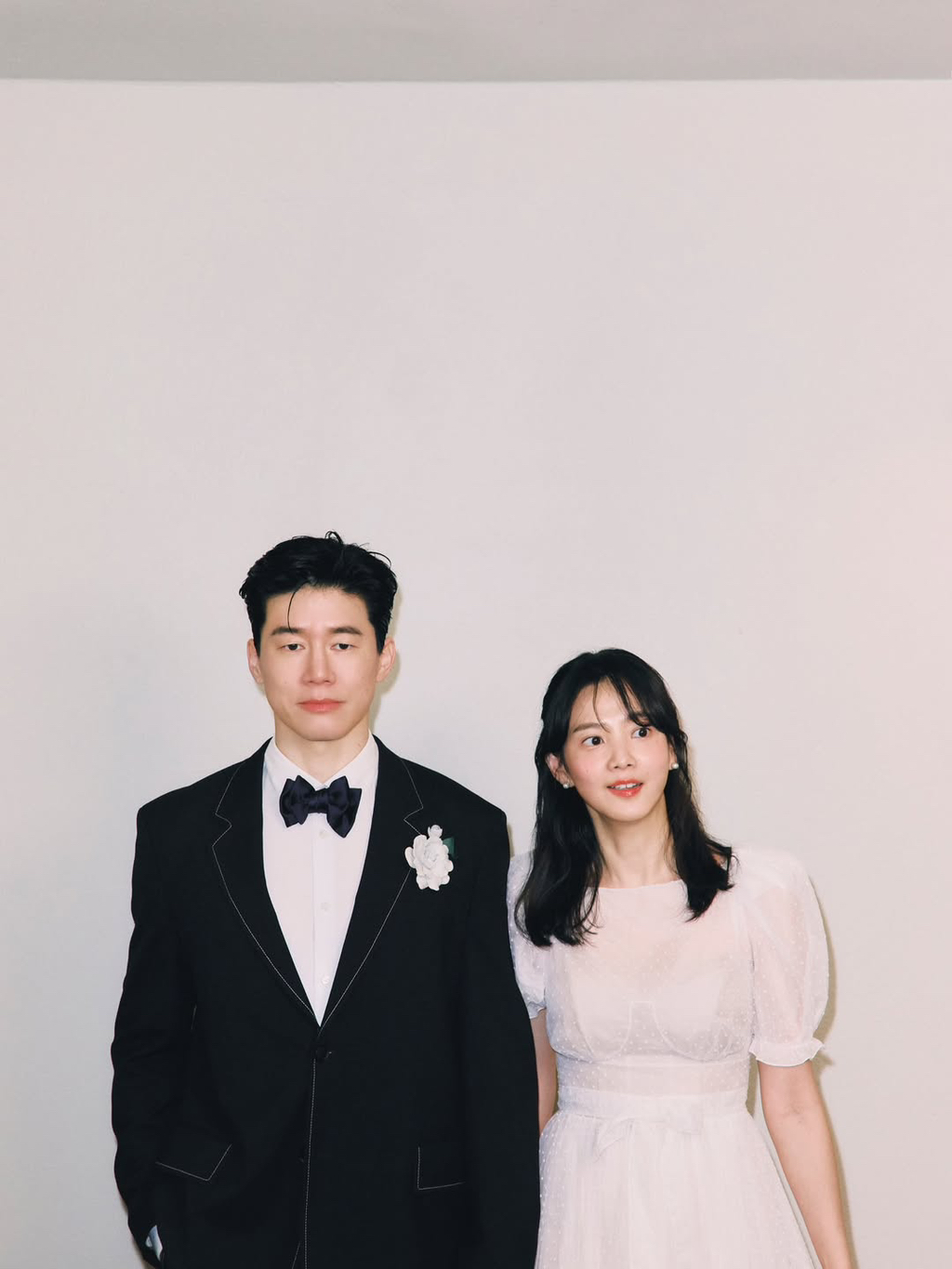 윤승아-김무열-결혼-11주년-기념-가족사진-1-이미지