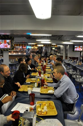 니미츠급-항공모함의-생활-일부-15-이미지