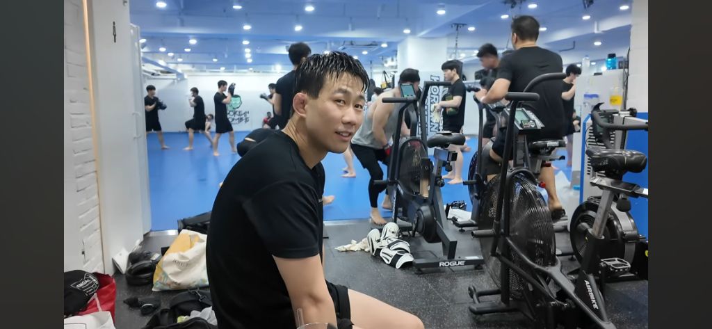 최근-스파링-파트너들이-다양해-진-듯한-코좀-체육관-6-이미지