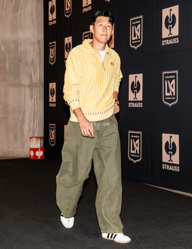 어린이-팬들의-그림으로-만들어진-LAFC-선발-라인업-1-이미지