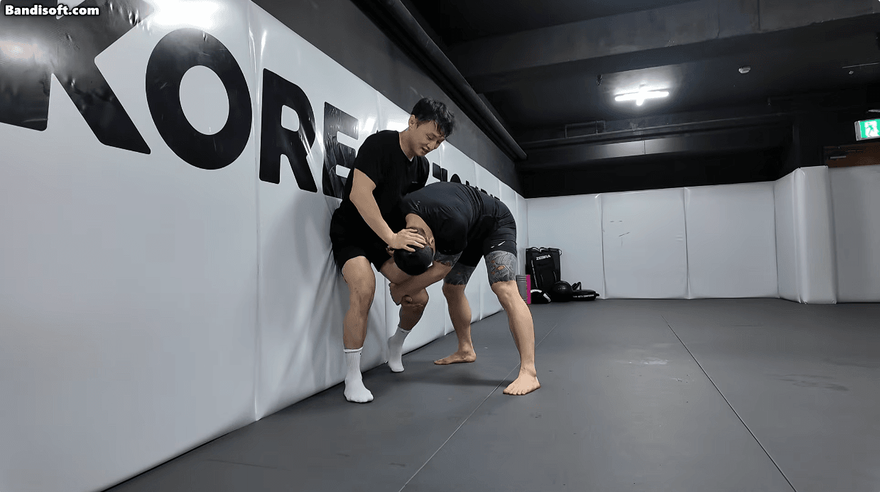 레슬링-훈련하는-최두호-선수와-황인수-선수-2-이미지