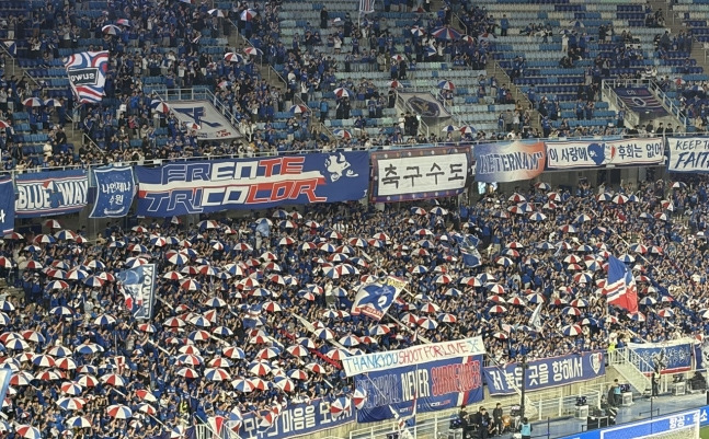 은퇴-선수-'레전드-매치'인데…3만8027명-구름-관중-몰렸다→한국서-'축구-콘텐츠',-안-되는-게-아니다-1-이미지