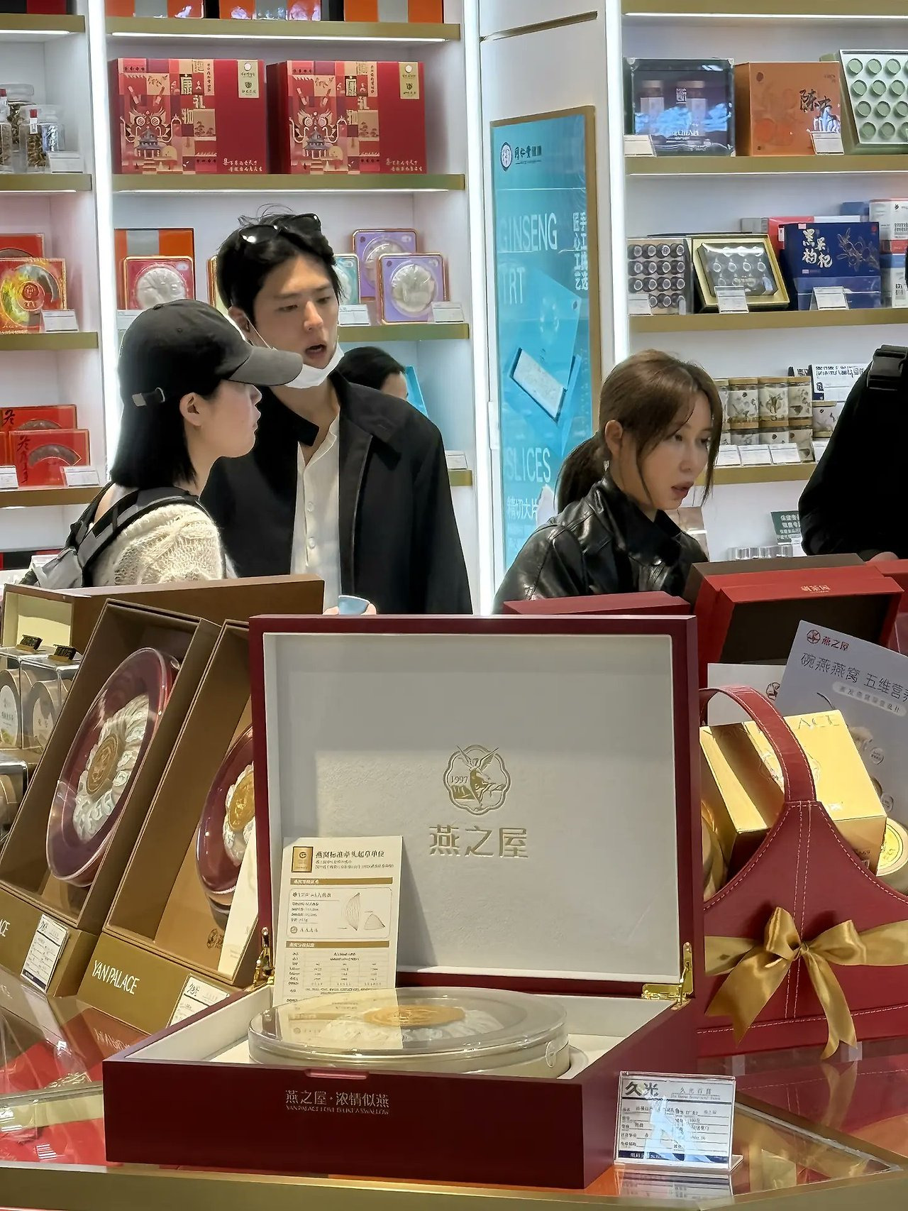 만난지-이틀만에-친해진-중국-배우-촬영장에-놀러간-박보검-10-이미지