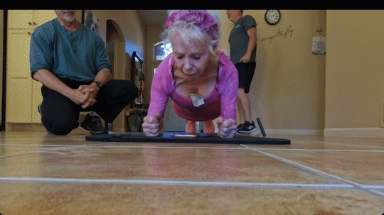 플랭크-최고령-기록-깬-할머니-2-이미지