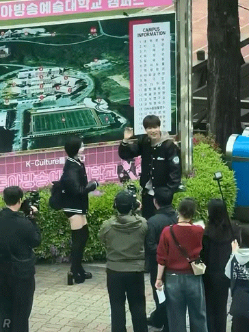 엑소-카이와-컨텐츠-촬영한듯한-베몬-아사.gif-1-이미지