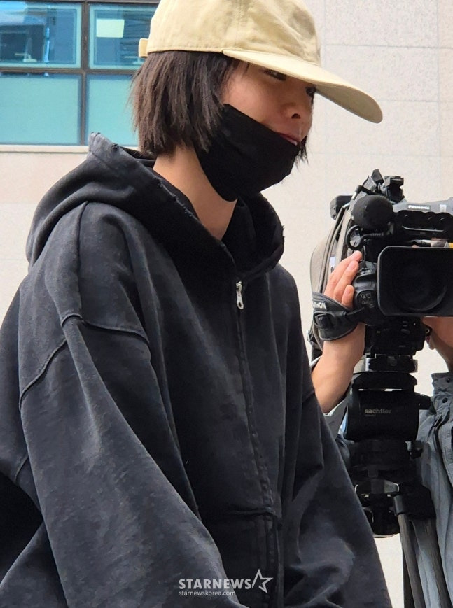 "재밌니?"-나나,-증인-출석해-피고인에-분노-[스타현장]-0-이미지