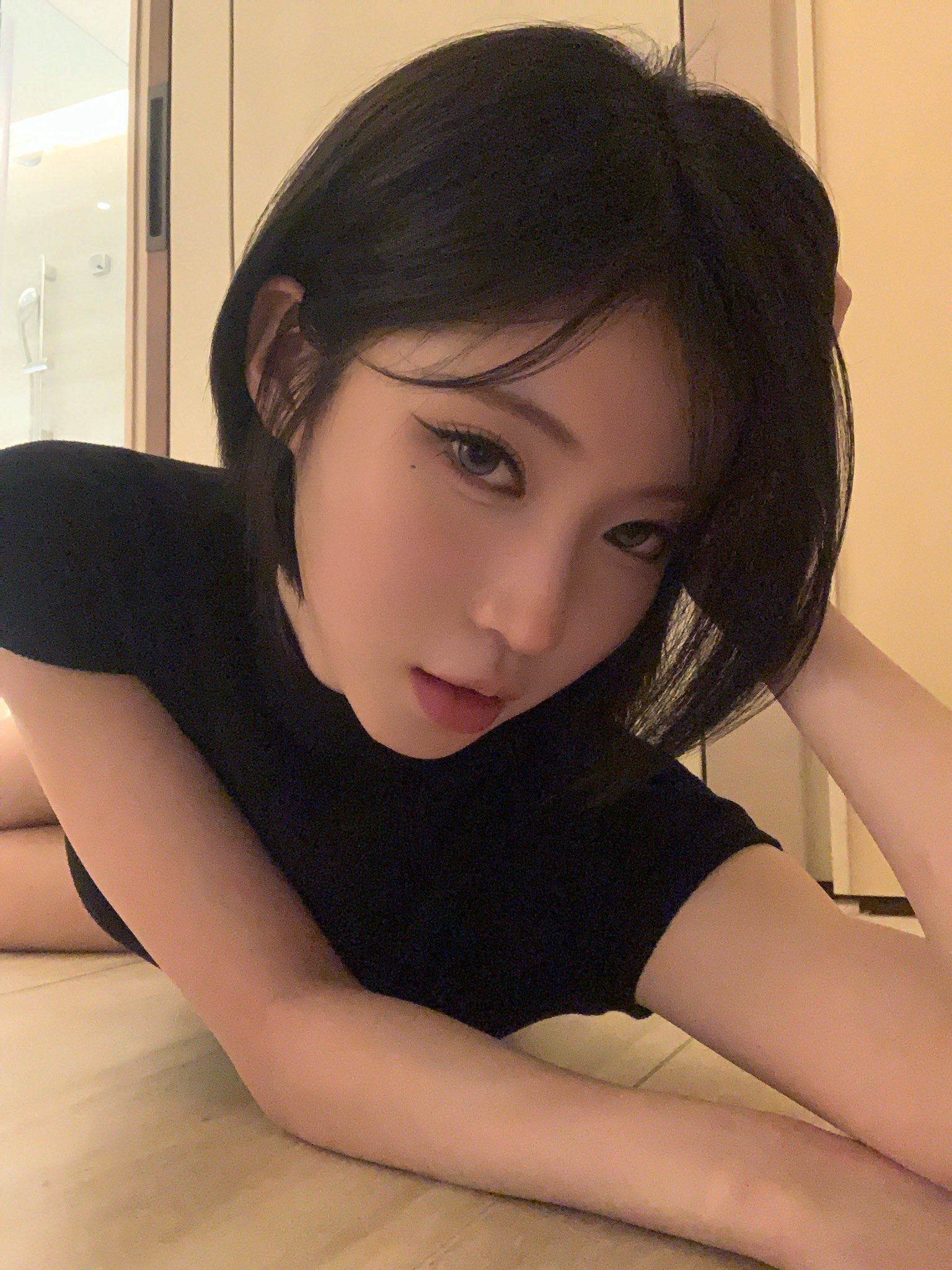 엑소-카이와-컨텐츠-촬영한듯한-베몬-아사.gif-3-이미지