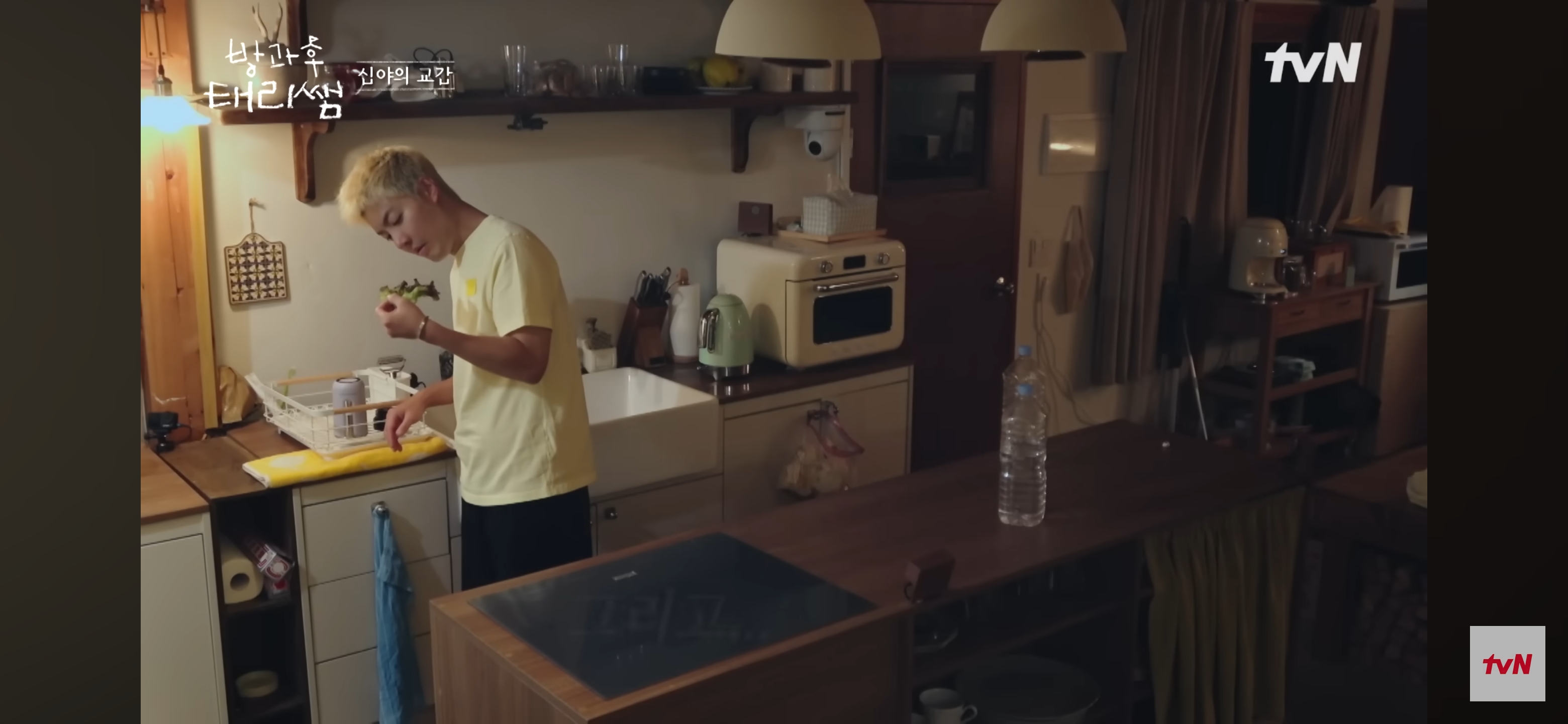 [방과후-태리쌤]-욕실에-붙어있던-달팽이가-신기한-서울-사람들-11-이미지