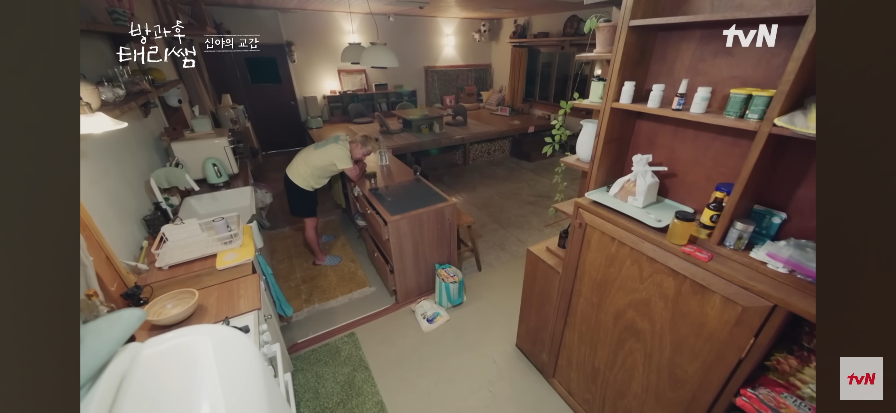 [방과후-태리쌤]-욕실에-붙어있던-달팽이가-신기한-서울-사람들-18-이미지