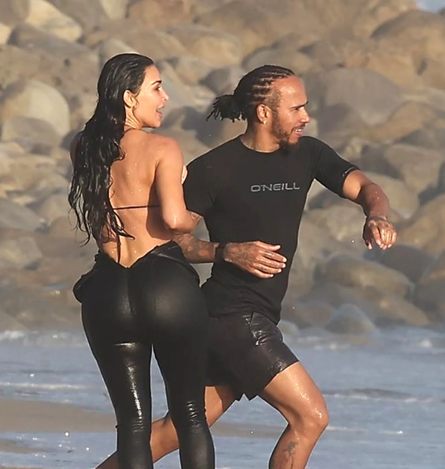 킴-카다시안-&-루이스-해밀턴-커플-근황-8-이미지