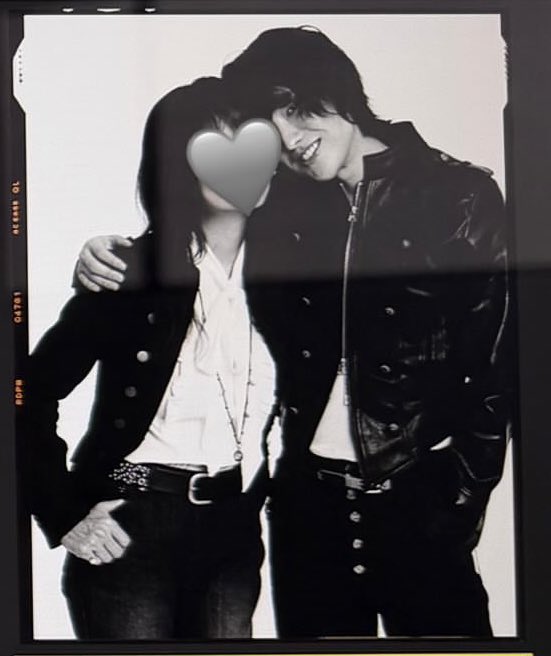 가수-우즈-인스타에-올라온-커플-사진...jpg-1-이미지