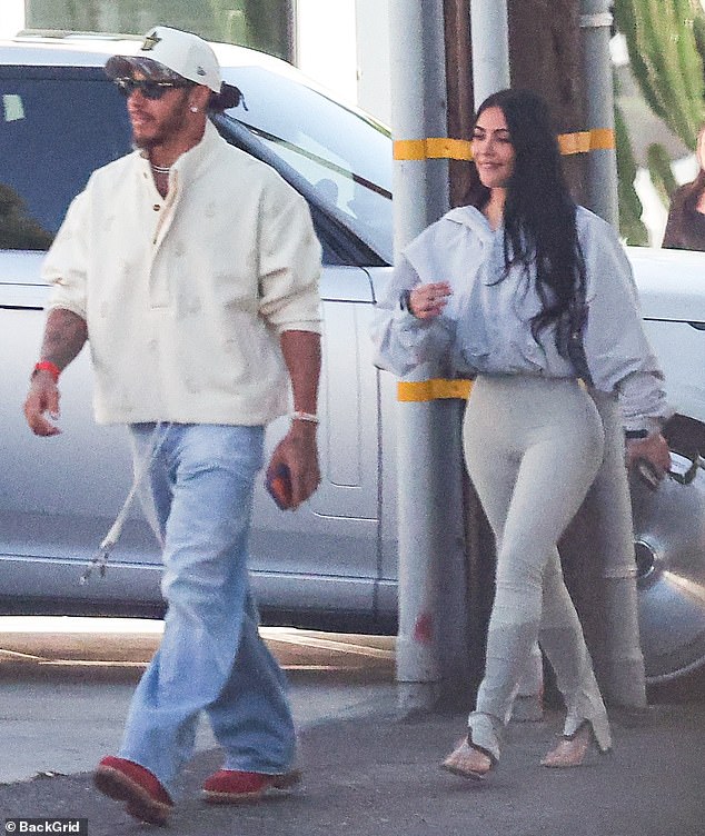 킴-카다시안-&-루이스-해밀턴-커플-근황-6-이미지