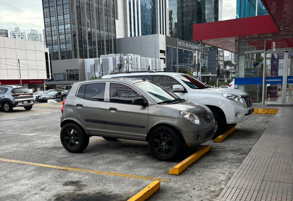 보고-ㅈㄴ-헛웃음친-차..-0-이미지