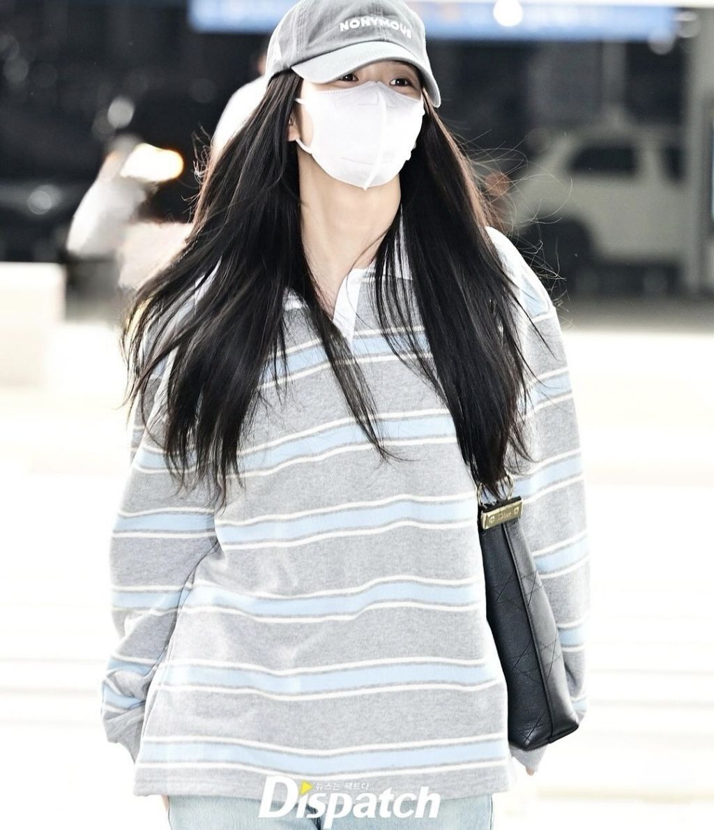 오늘자-출국하는-블랙핑크-지수-3-이미지