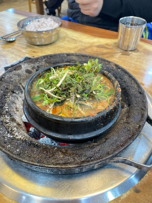 봄이오면-꼭-먹어야하는-냉이된장찌개-3-이미지