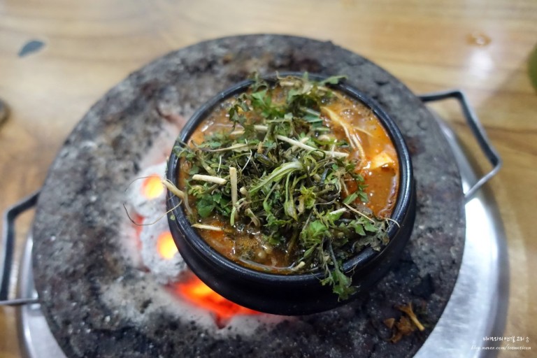 봄이오면-꼭-먹어야하는-냉이된장찌개-1-이미지