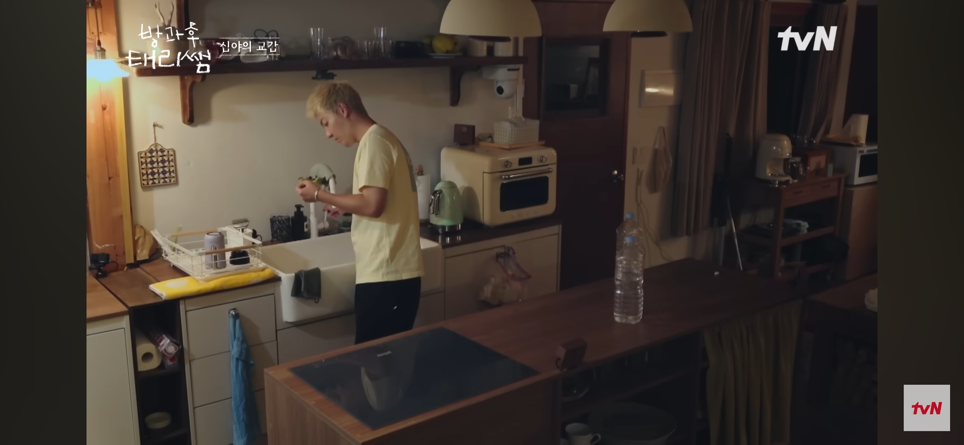 [방과후-태리쌤]-욕실에-붙어있던-달팽이가-신기한-서울-사람들-9-이미지