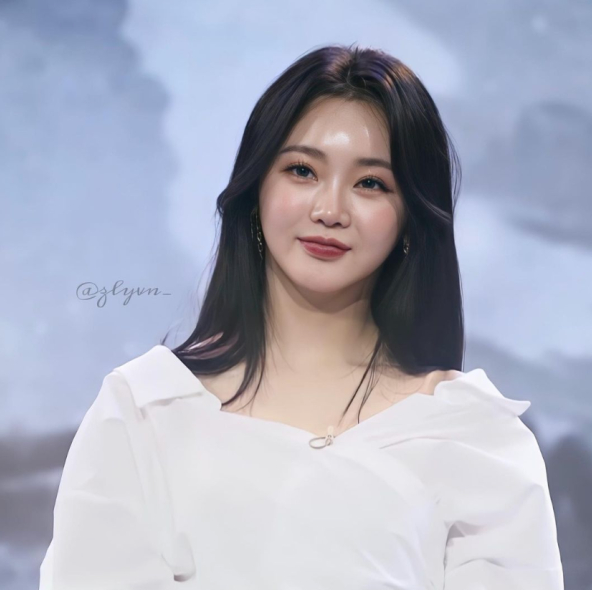 외모와-실력-둘-다-겸비한-차세대-트롯-여왕-홍지윤-2-이미지