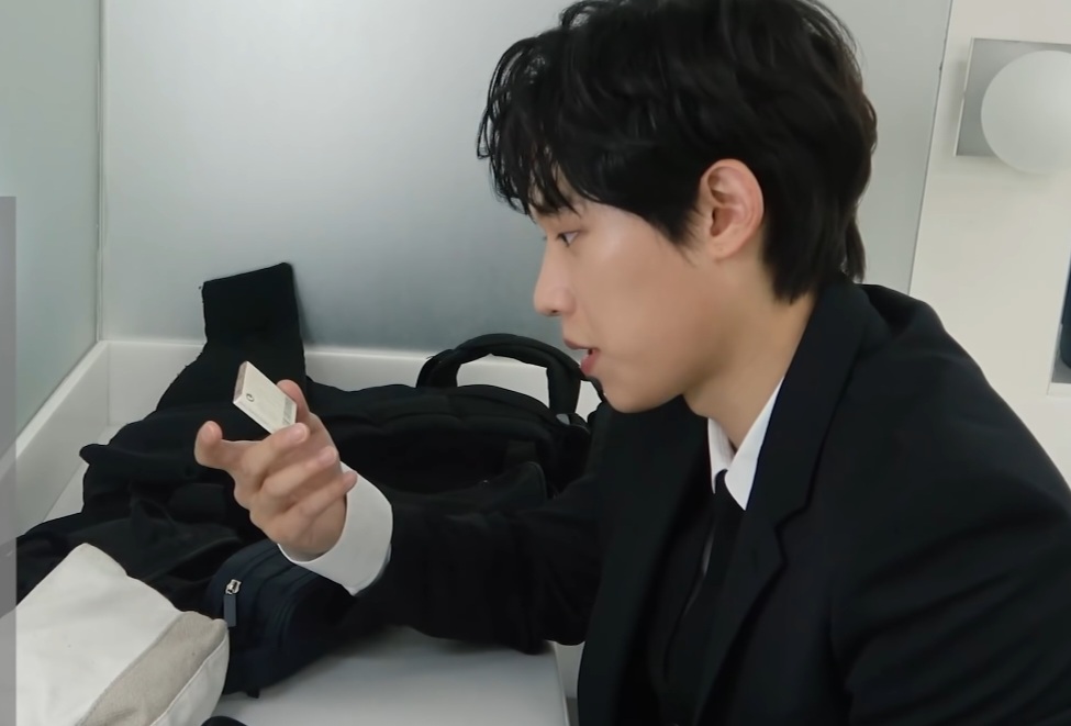 만년필-쓰는-연예인들.jpg-12-이미지