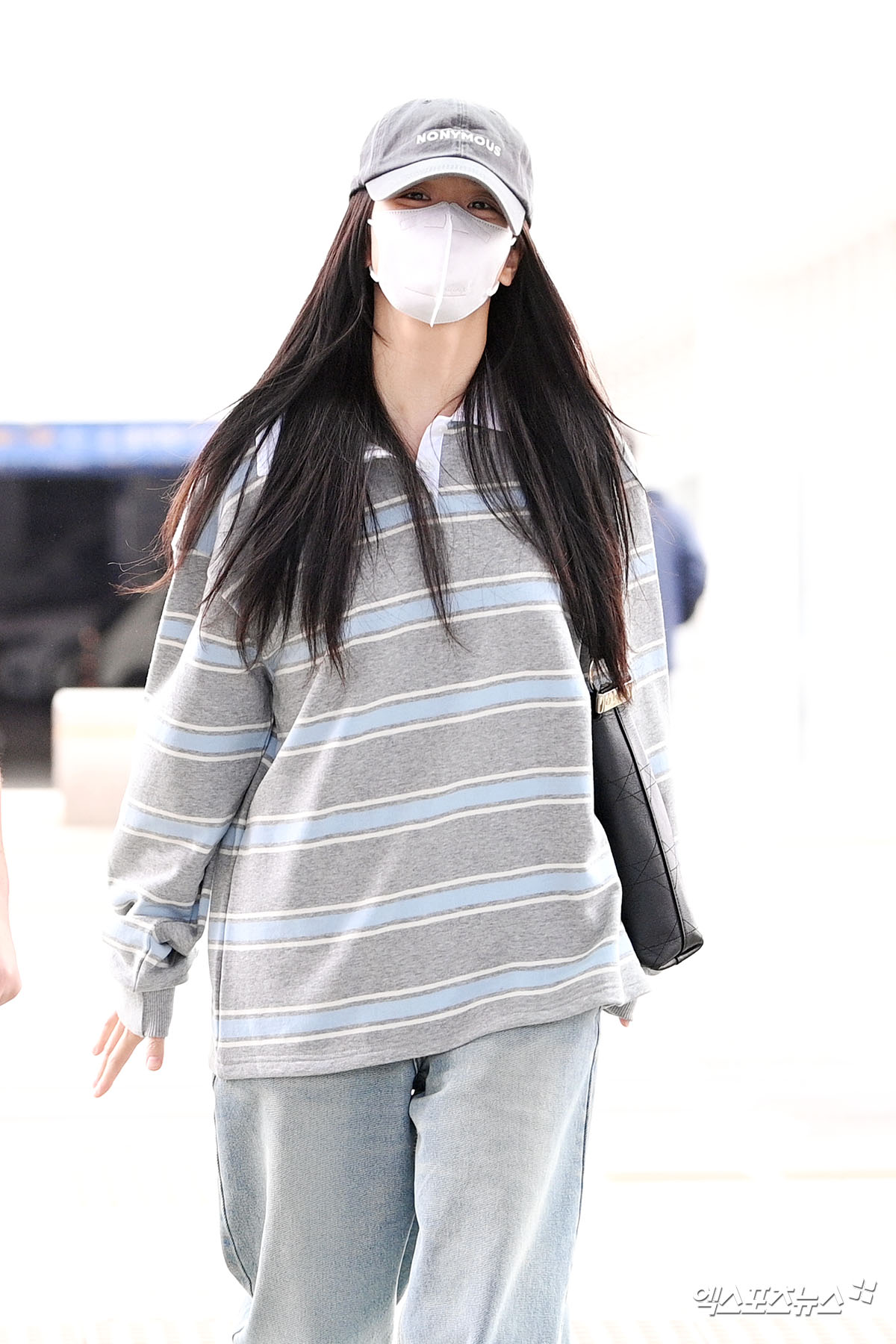 파리로-출국하는-블랙핑크-지수-4-이미지