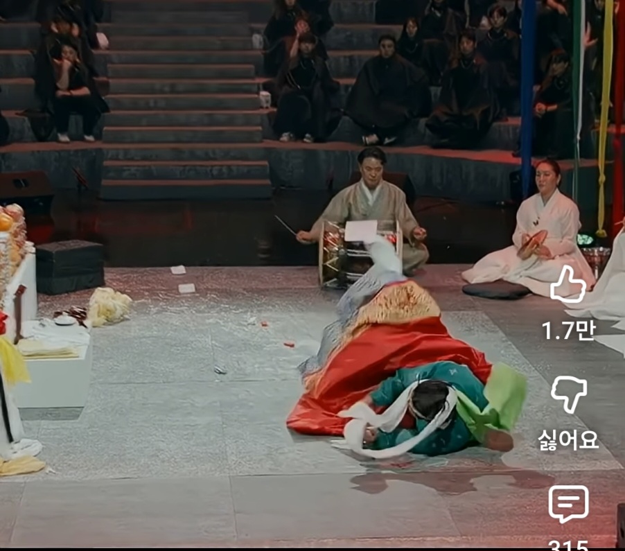 하늘나라-간-딸이-좋아하는-음식-맞춘-윤대만-무당-8-이미지