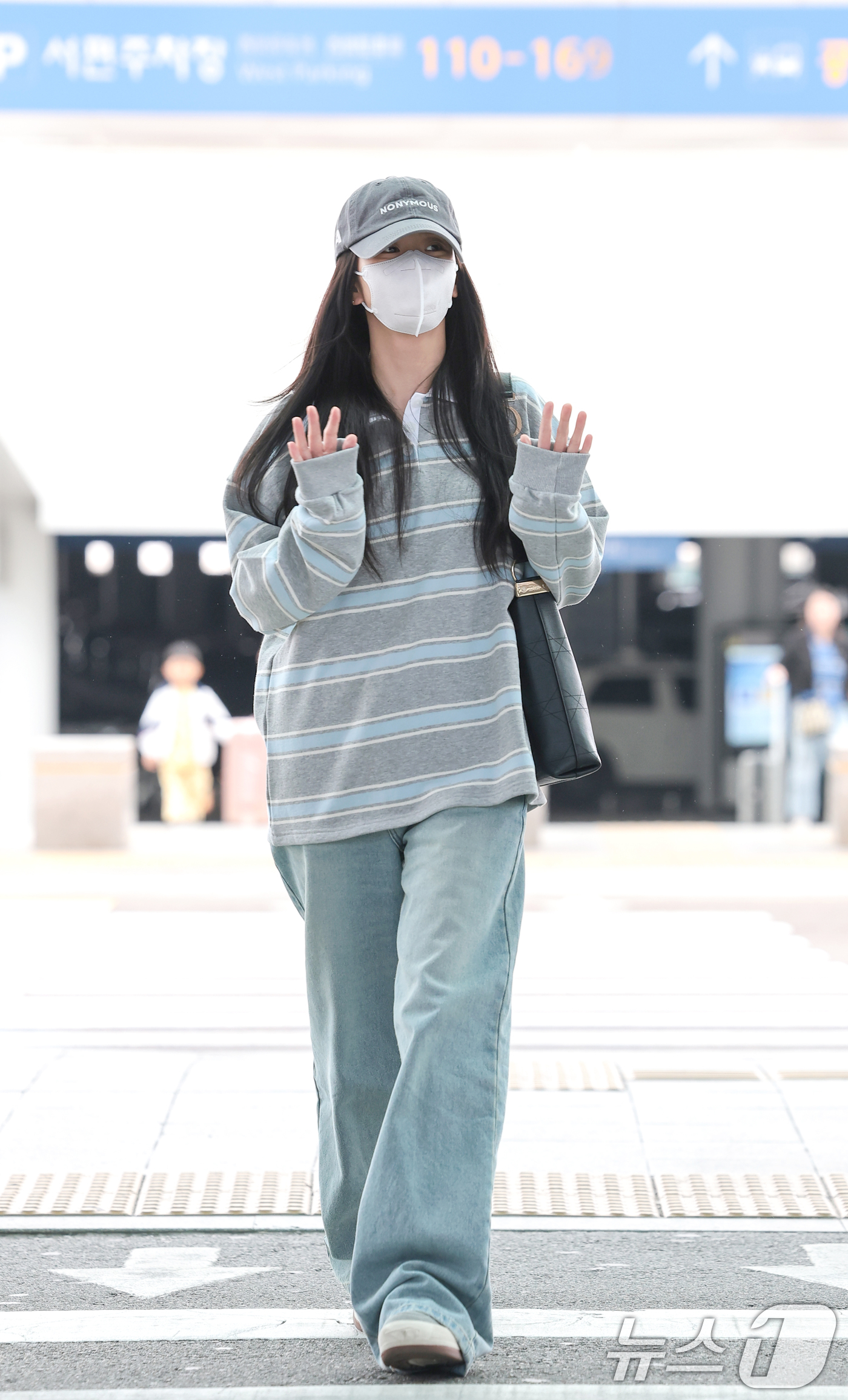 파리로-출국하는-블랙핑크-지수-8-이미지