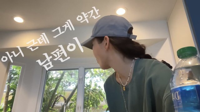 강민경이-친구들과-점점-멀어지는-이유-.jpg-0-이미지