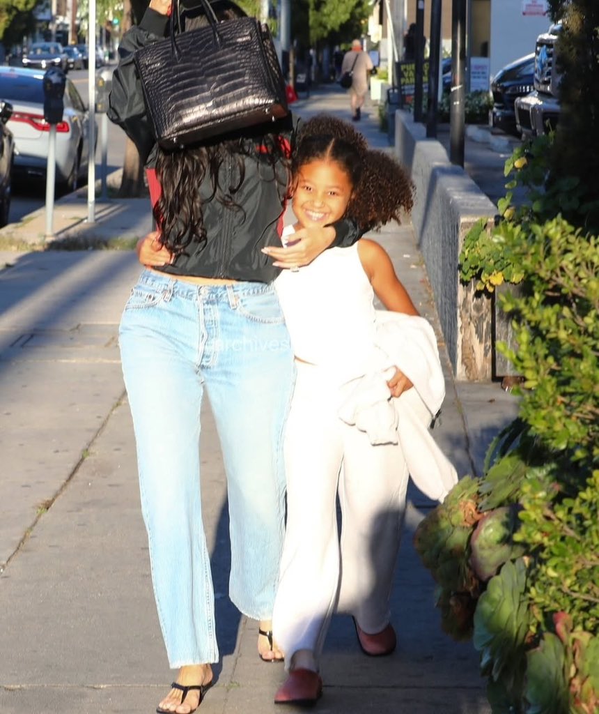 카일리-제너-딸-스토미-근황-2-이미지