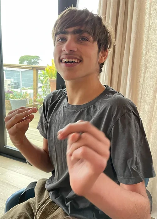 희귀질환을-앓는-아들을-키우는-콜린-파렐.jpg-4-이미지