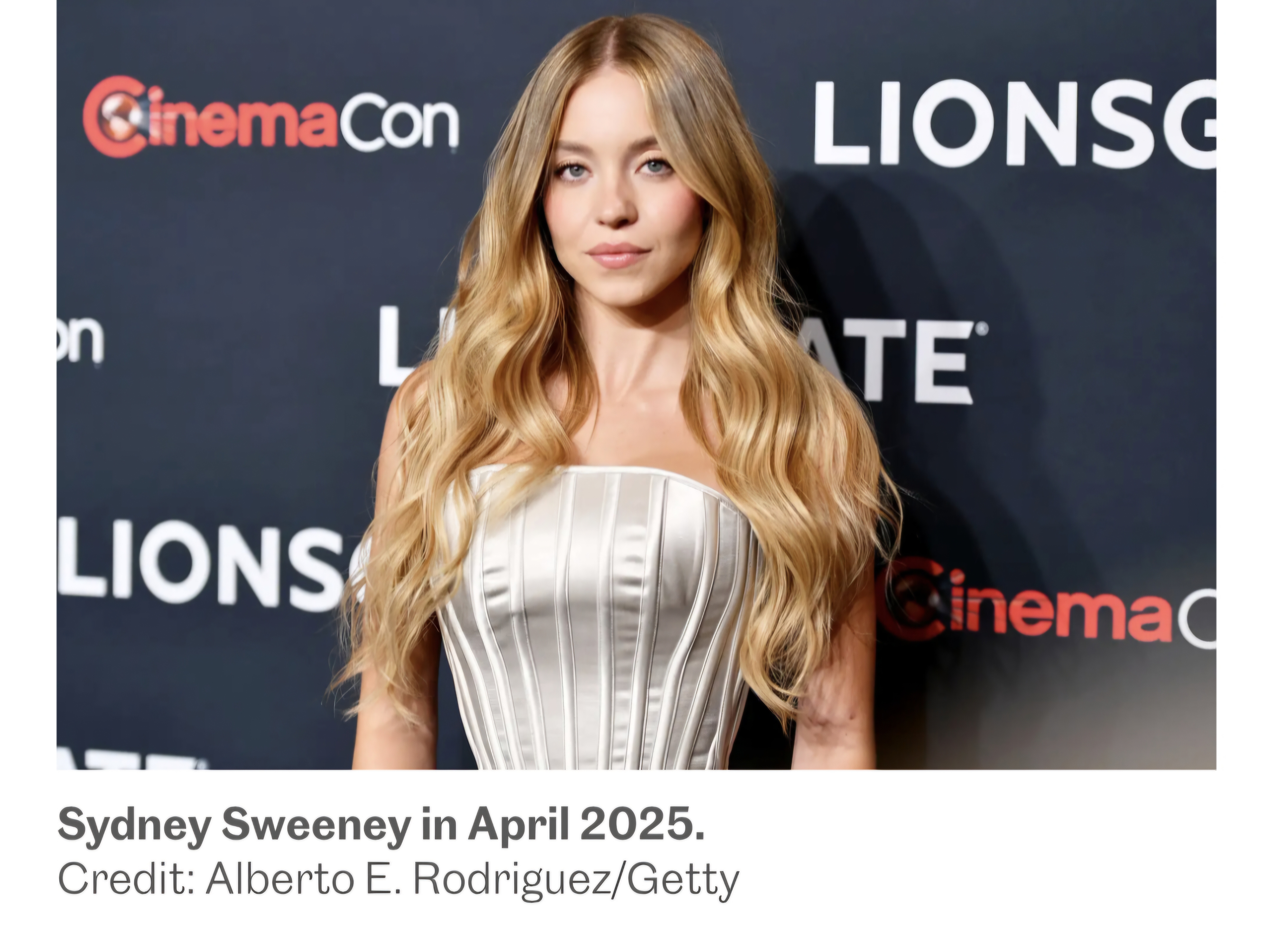 악마는-프라다를-입는다-2편에서-통편집당했다는-시드니-스위니-2-이미지