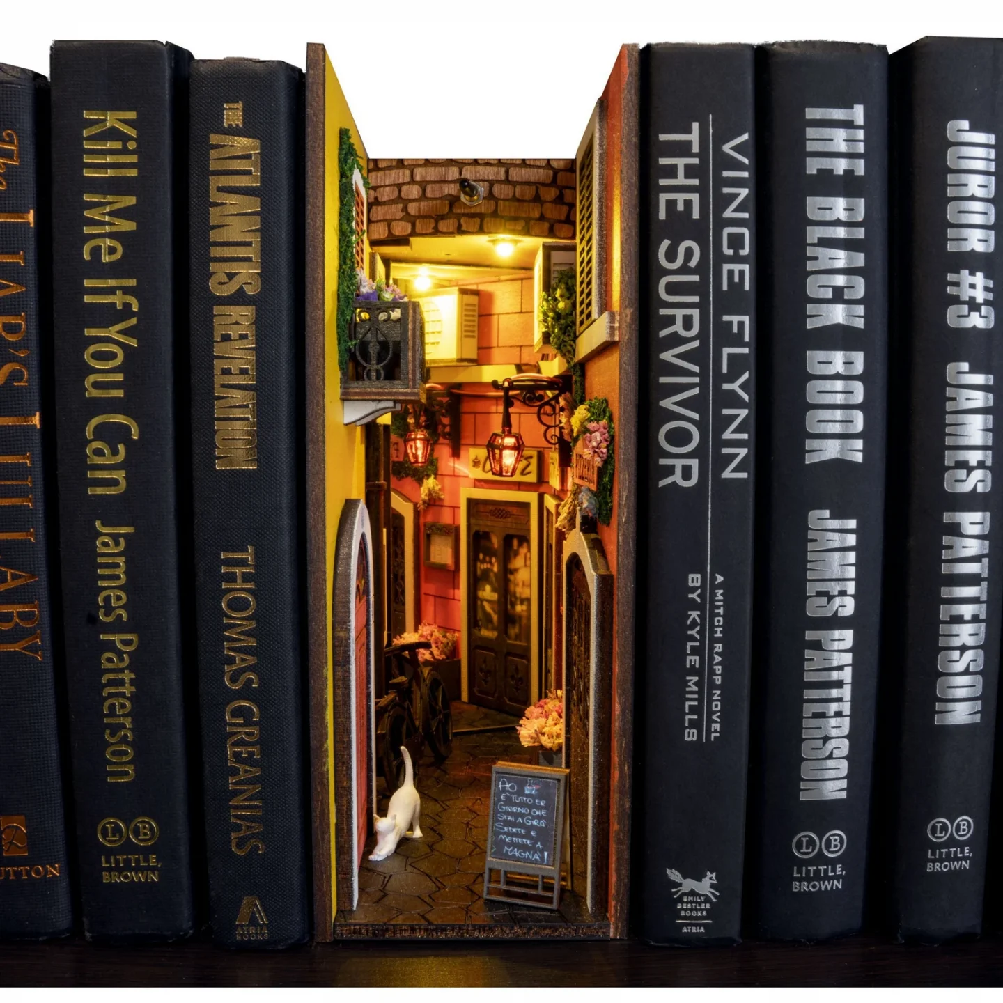 책-사이-또다른-세상-북눅(Book-nook)-22-이미지