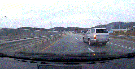 한문철-추월사고.gif-0-이미지