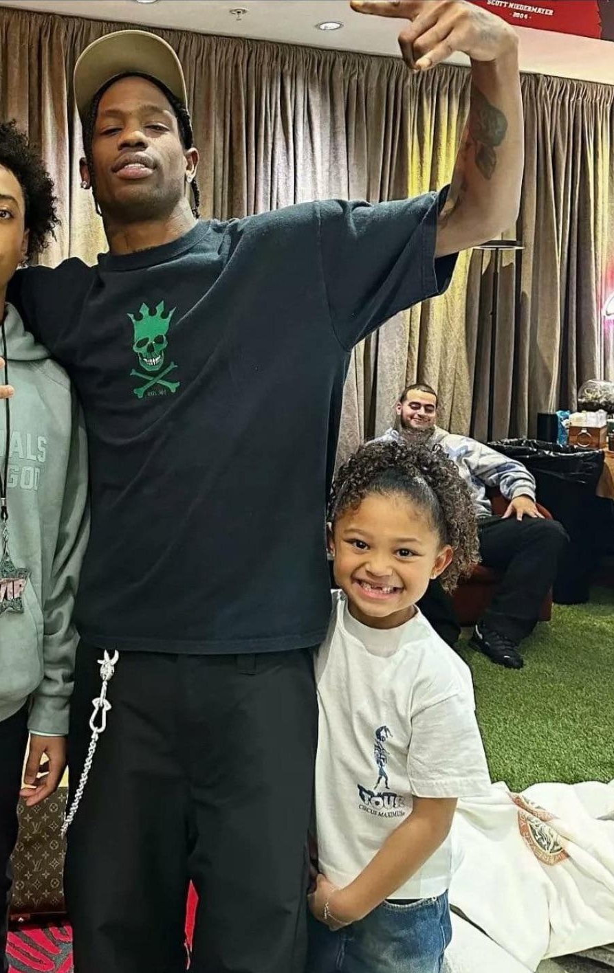 카일리-제너-딸-스토미-근황-5-이미지