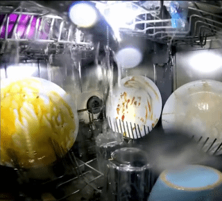 식기세척기가-설거지를-잘-하는지-지켜보자-2-이미지