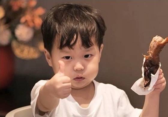 김준호-子-아들,-닭대가리-먹었다-"맛있어"-[슈돌]-0-이미지