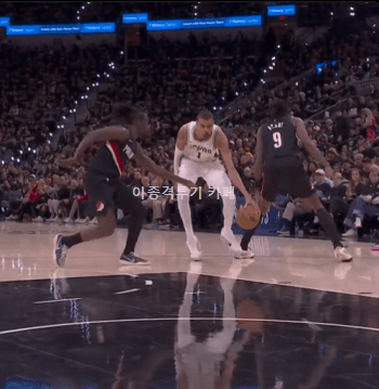 뇌진탕-프로토콜에-들어가는-웸반야마-1-이미지