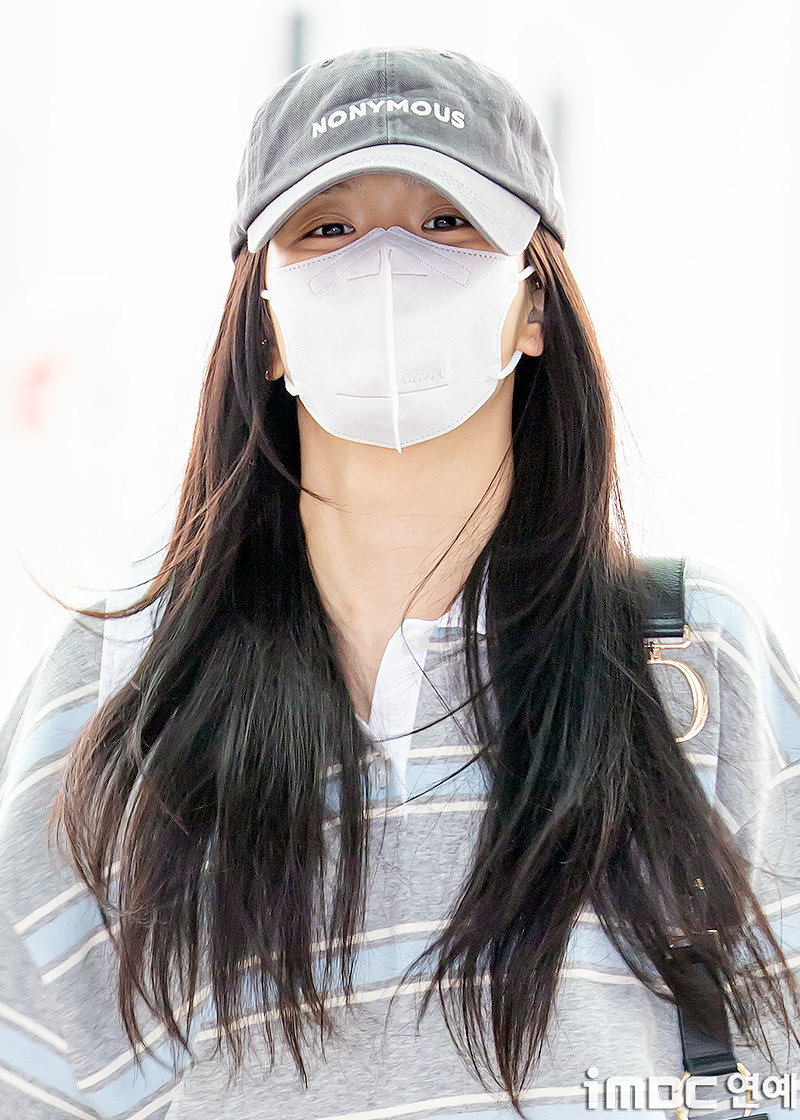 파리로-출국하는-블랙핑크-지수-16-이미지