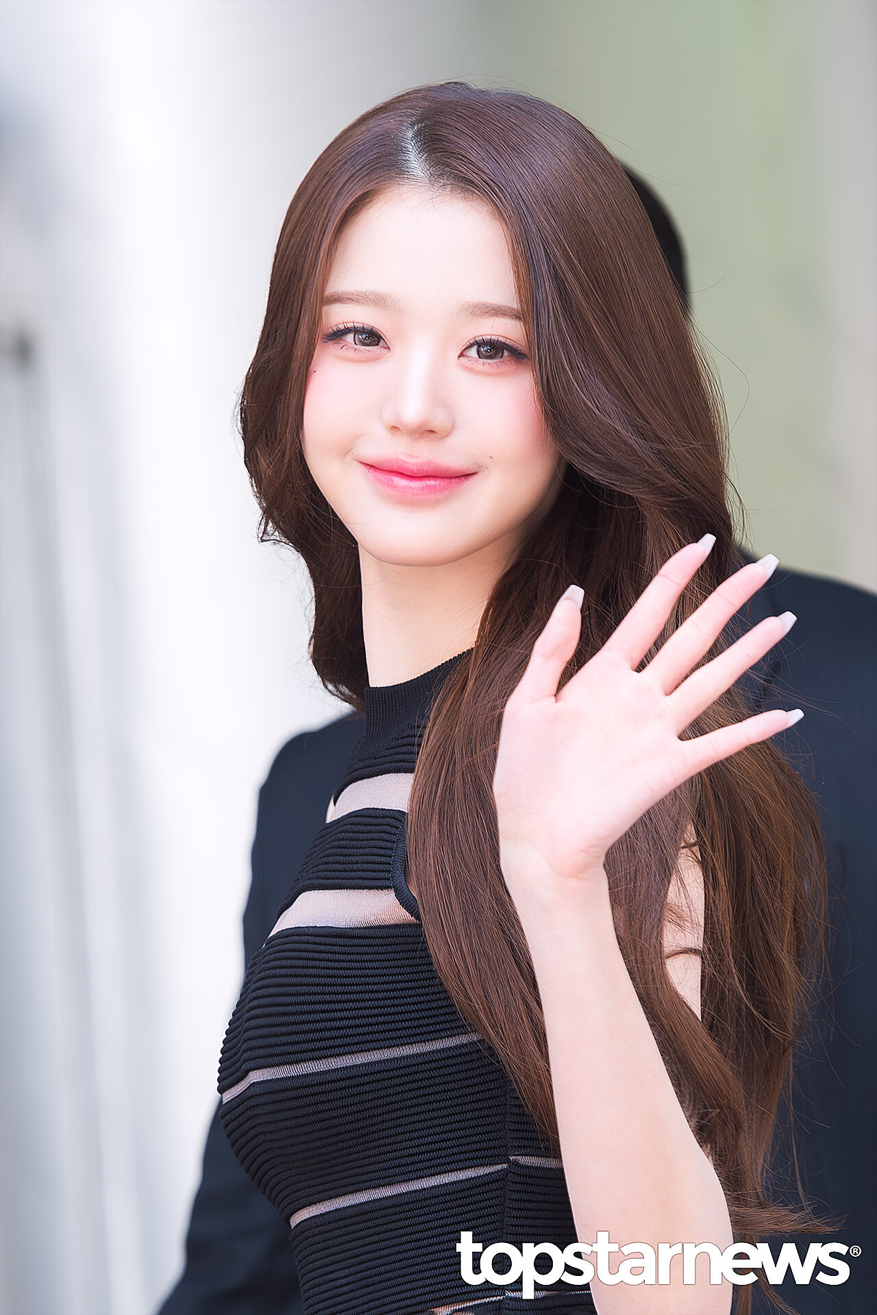 오늘자-다이슨-팝업-스토어-아이브-장원영-기사사진-29-이미지