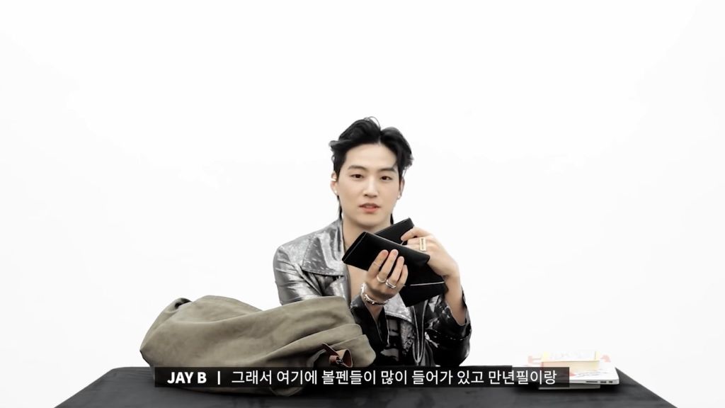 만년필-쓰는-연예인들.jpg-14-이미지