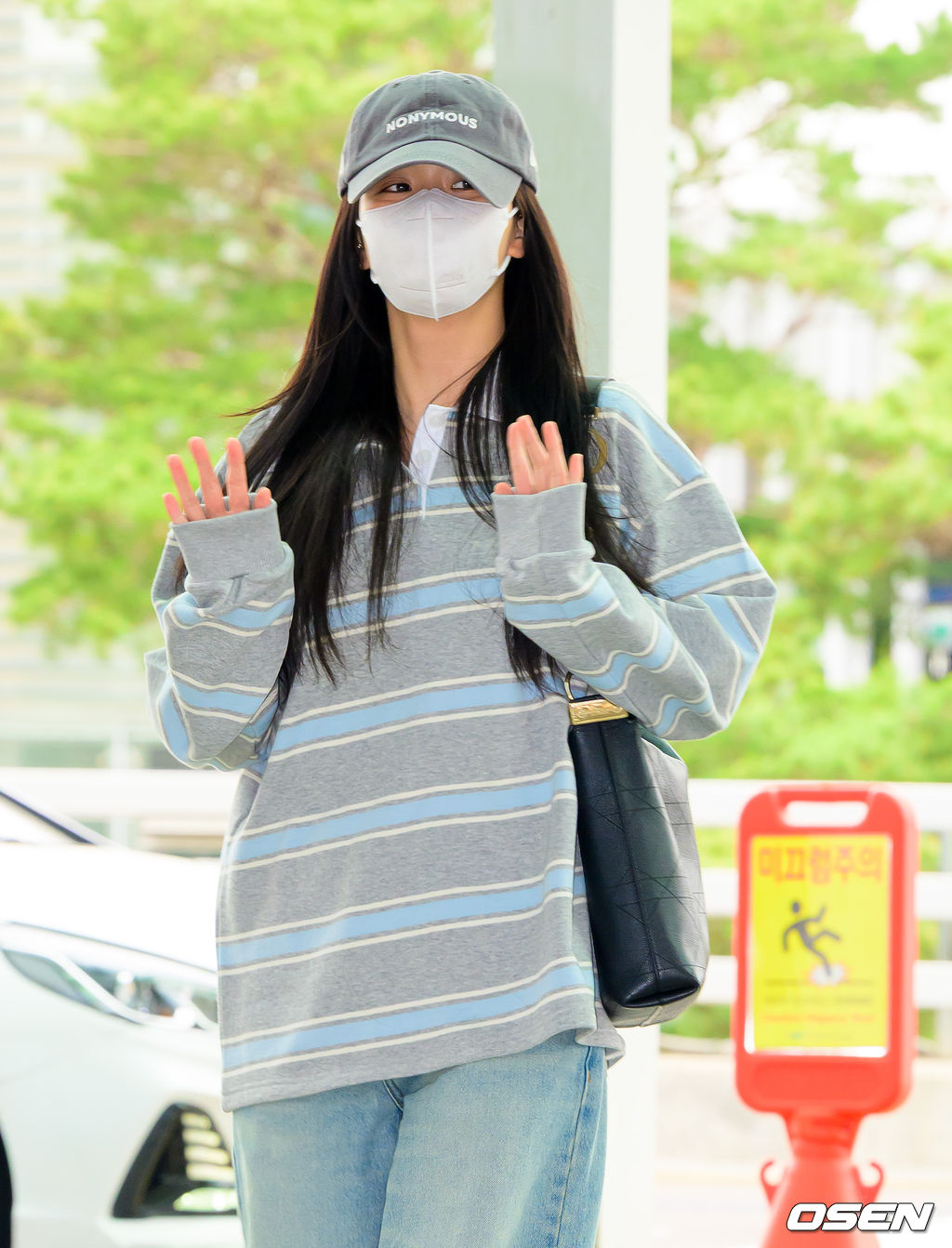 파리로-출국하는-블랙핑크-지수-10-이미지