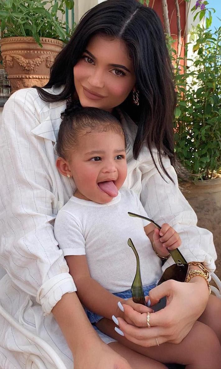 카일리-제너-딸-스토미-근황-6-이미지