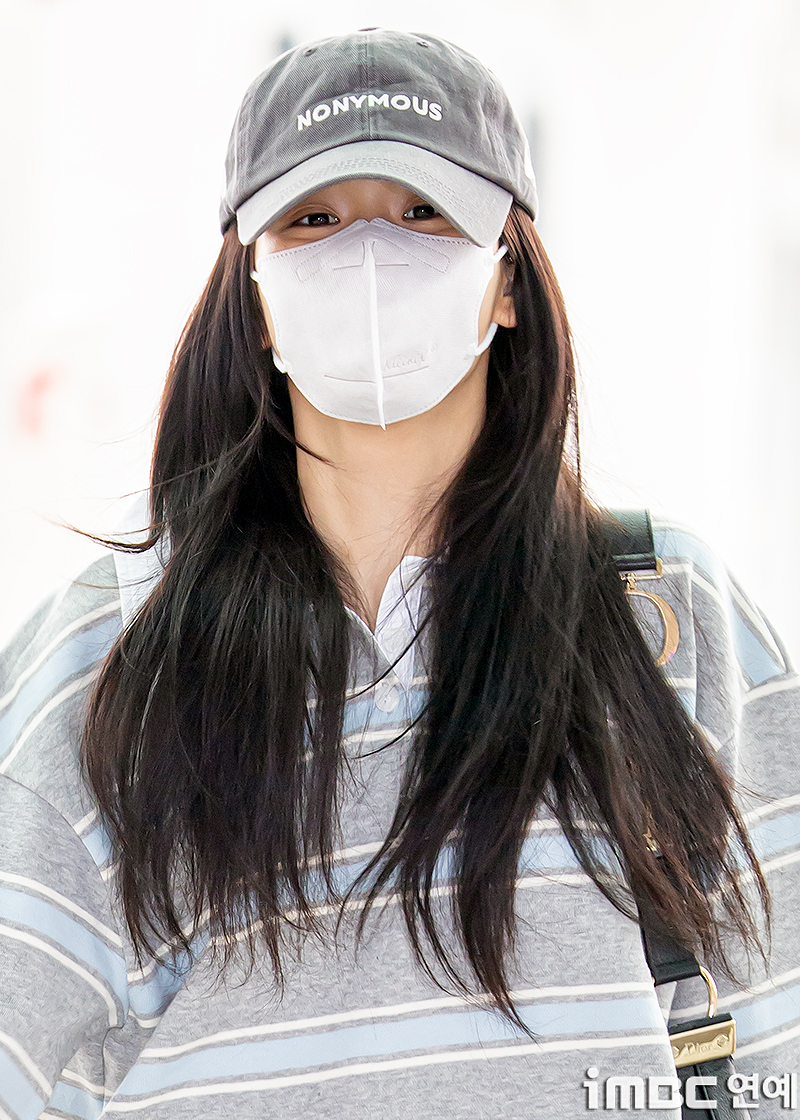 파리로-출국하는-블랙핑크-지수-17-이미지