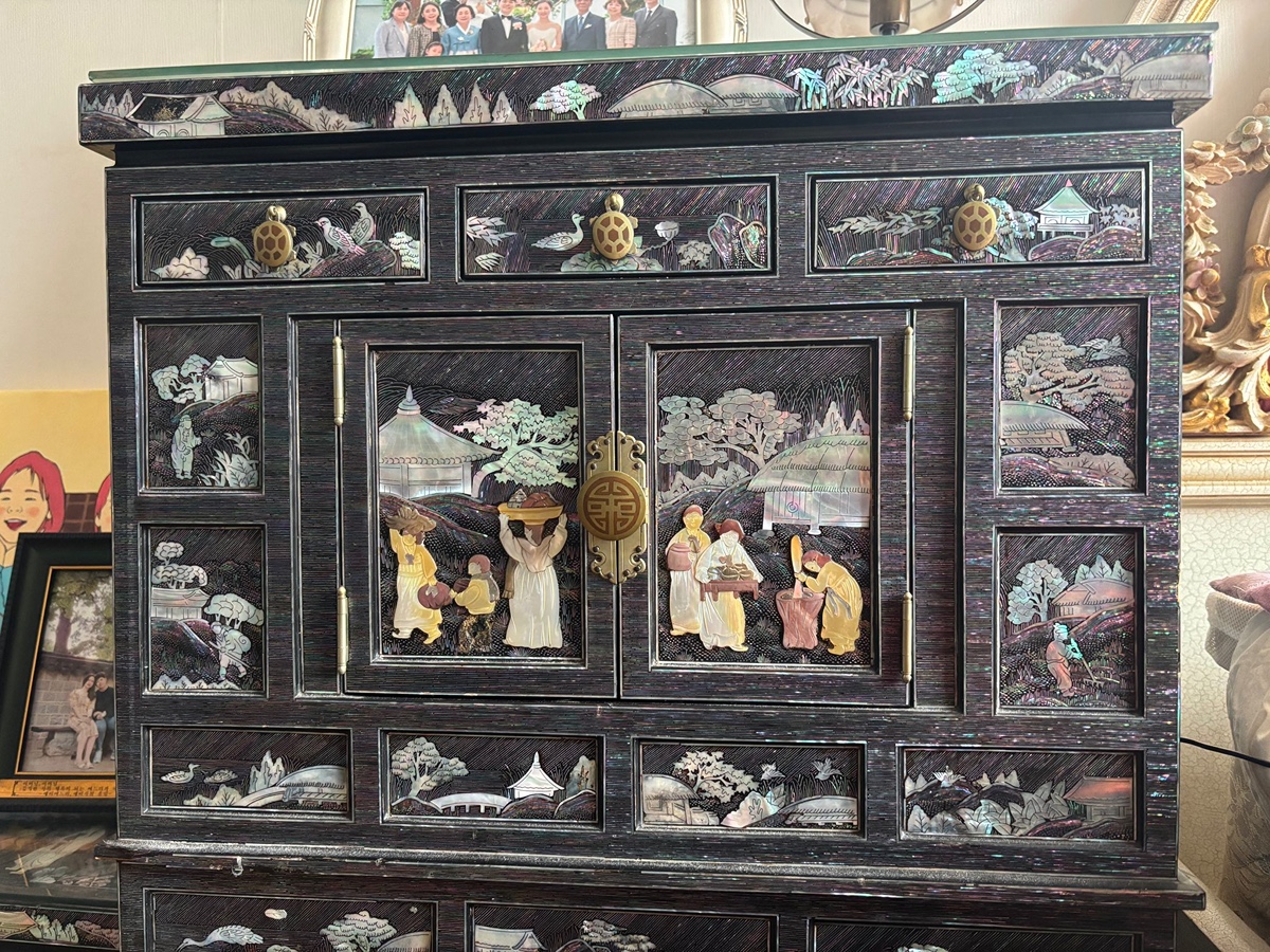 울집-찐부자였던-시절-친할머니가-주문제작해서-쓰던-자개장-9-이미지