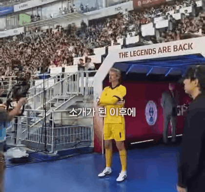 반데사르가-안내하는-곳이-아닌-반대방향으로-간-이유-0-이미지