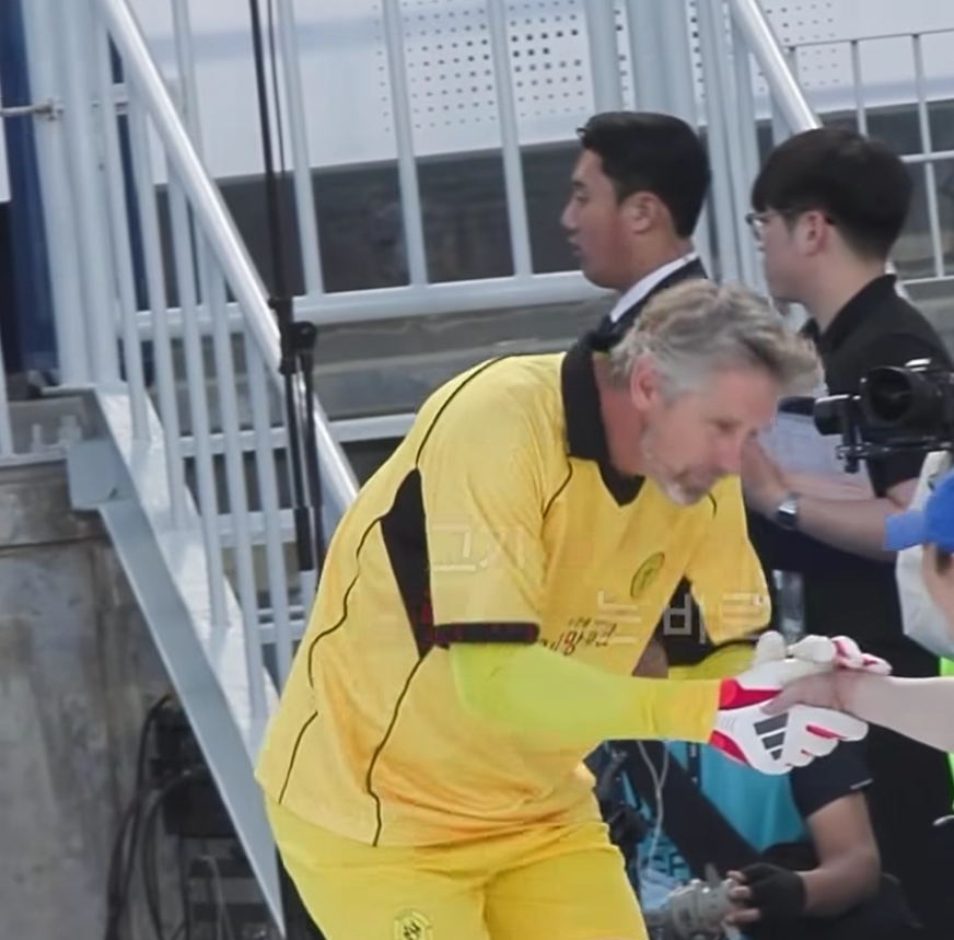 반데사르가-안내하는-곳이-아닌-반대방향으로-간-이유-6-이미지