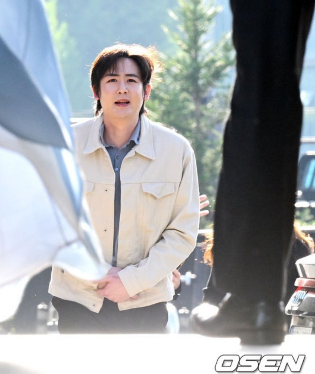 오늘자-옥택연-결혼식에-참석하는-2PM-3-이미지